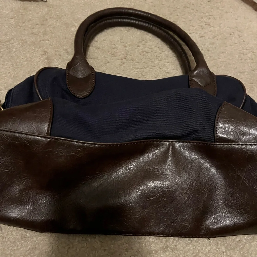 Tommy Hilfiger Dark Blue and Brown Shoulder Bag - Picture 2 of 3
